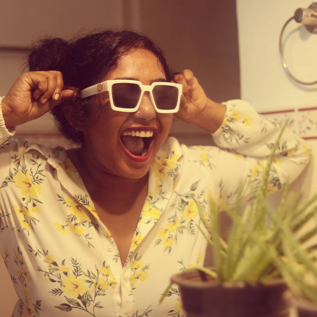 'കൂൾ ഗേൾ'; ബിഗ് ബോസ് താരത്തിന്റെ കണ്ണട വൈറലാകുന്നു