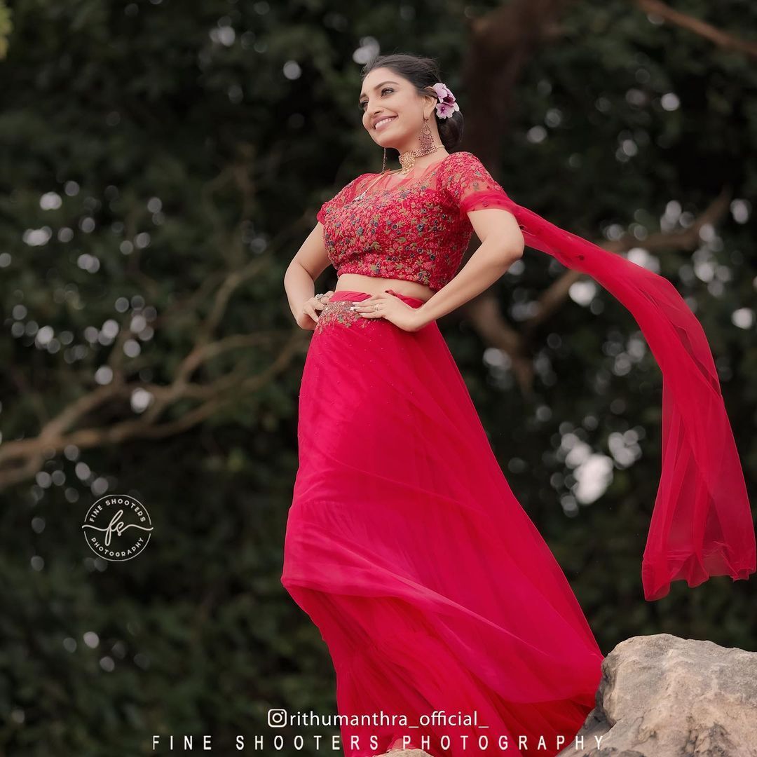 'സുന്ദരി'..ആരാധകരുടെ ഹൃദയം കീഴടക്കി ഋതു മന്ത്ര.. പുതിയ ചിത്രങ്ങൾ വൻ ഹിറ്റ്