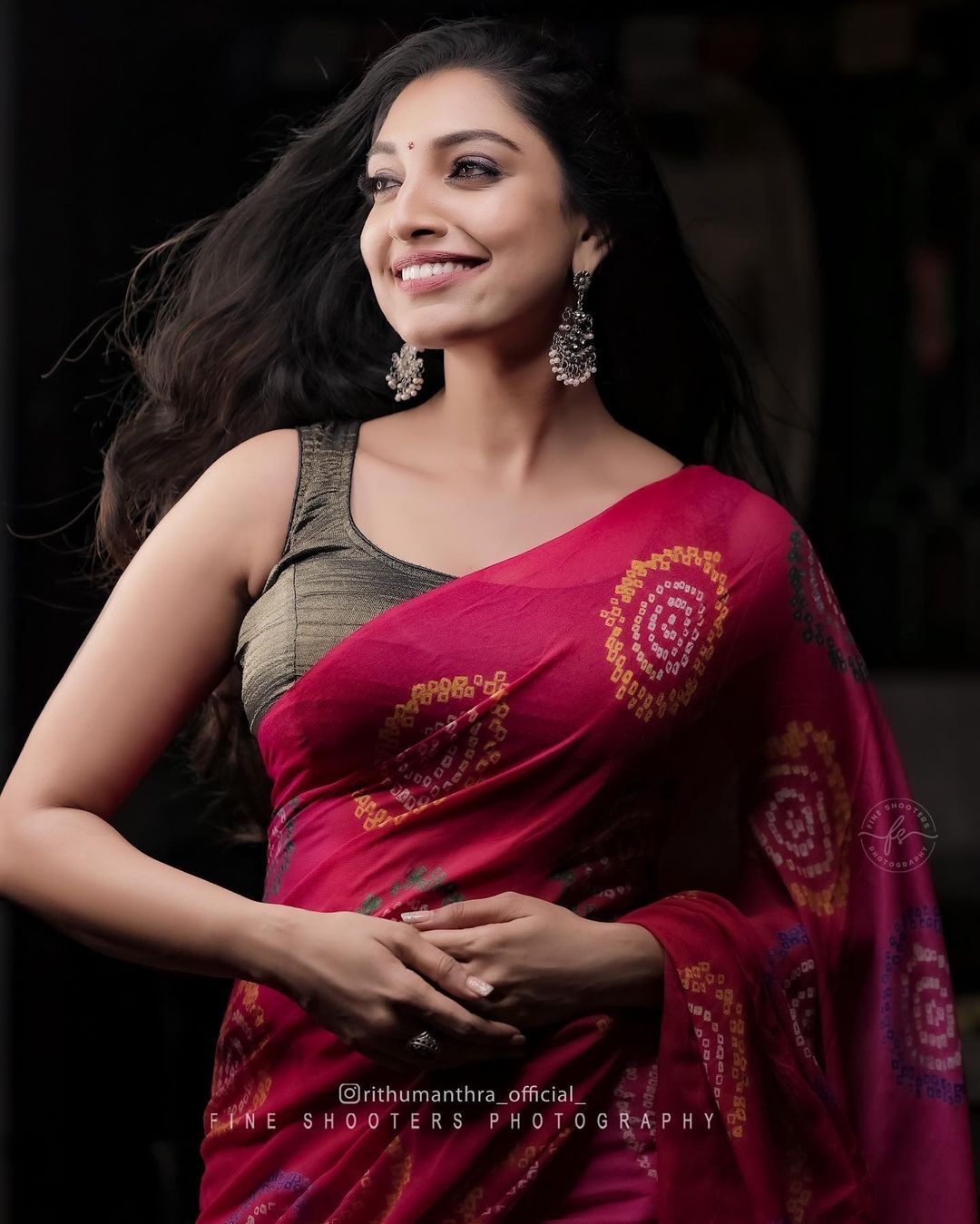 സാരിയിൽ ഗ്ലാമറസ് ലുക്കിൽ റിതു മന്ത്ര; ബിഗ് ബോസ് താരത്തിന്റെ ഫോട്ടോഷൂട്ട് വൈറൽ