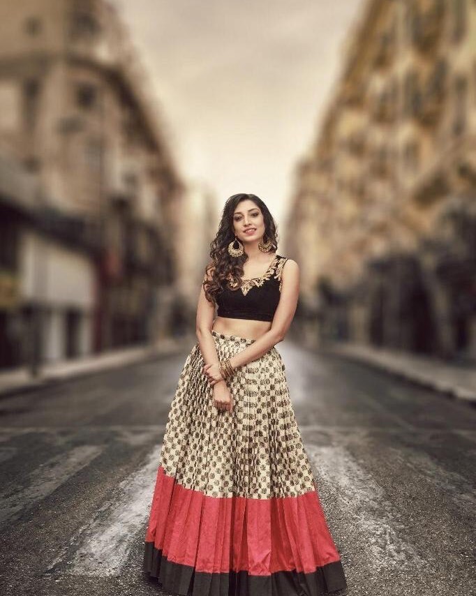 സാരിയിൽ ഗ്ലാമറസ് ലുക്കിൽ റിതു മന്ത്ര; ബിഗ് ബോസ് താരത്തിന്റെ ഫോട്ടോഷൂട്ട് വൈറൽ