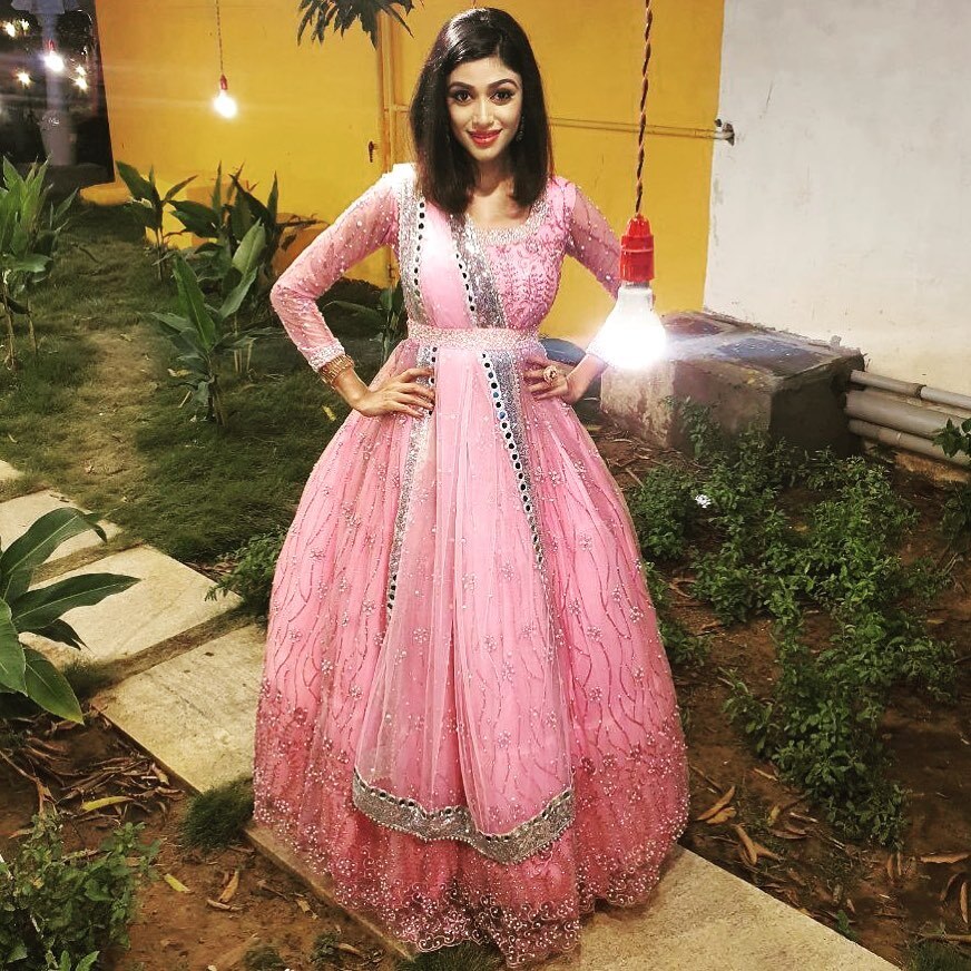 കേരള സാരിയിൽ കലക്കൻ ലുക്കിൽ തമിഴ് ബിഗ് ബോസ് താരം ഓവിയ; ചിത്രങ്ങൾ കാണാം