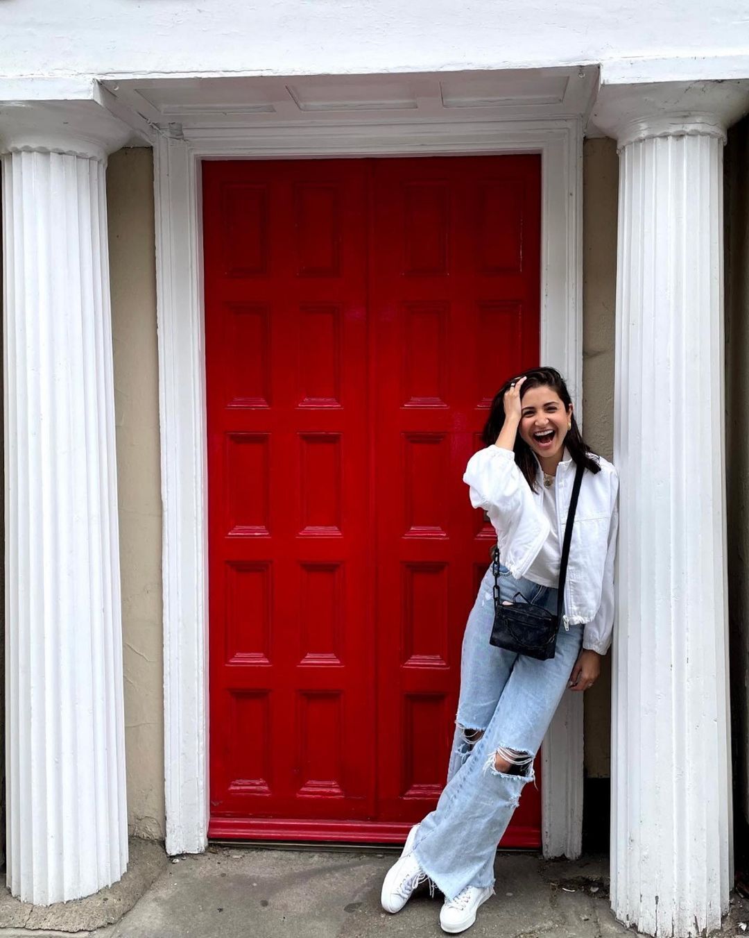 കുഞ്ഞു വാമികയ്‌ക്കൊപ്പം ഇംഗ്ലണ്ടില്‍ അടിച്ചുപൊളിച്ച് കൊഹ്ലിയും അനുഷ്‌കയും; ചിത്രങ്ങള്‍ ഏറ്റെടുത്ത് ആരാധകര്‍