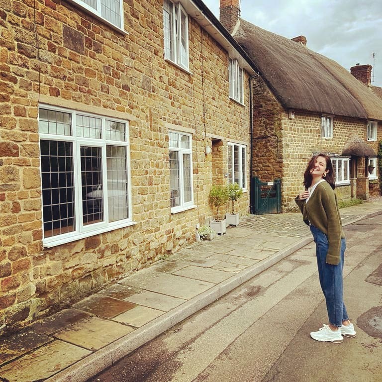 കുഞ്ഞു വാമികയ്‌ക്കൊപ്പം ഇംഗ്ലണ്ടില്‍ അടിച്ചുപൊളിച്ച് കൊഹ്ലിയും അനുഷ്‌കയും; ചിത്രങ്ങള്‍ ഏറ്റെടുത്ത് ആരാധകര്‍