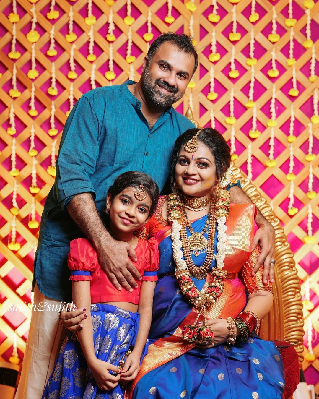 നിറ വയറുമായി നടി അശ്വതിയുടെ വളകാപ്പ് ചടങ്ങ്; സോഷ്യല്‍ മീഡിയയില്‍ വൈറലായി ചിത്രങ്ങള്‍