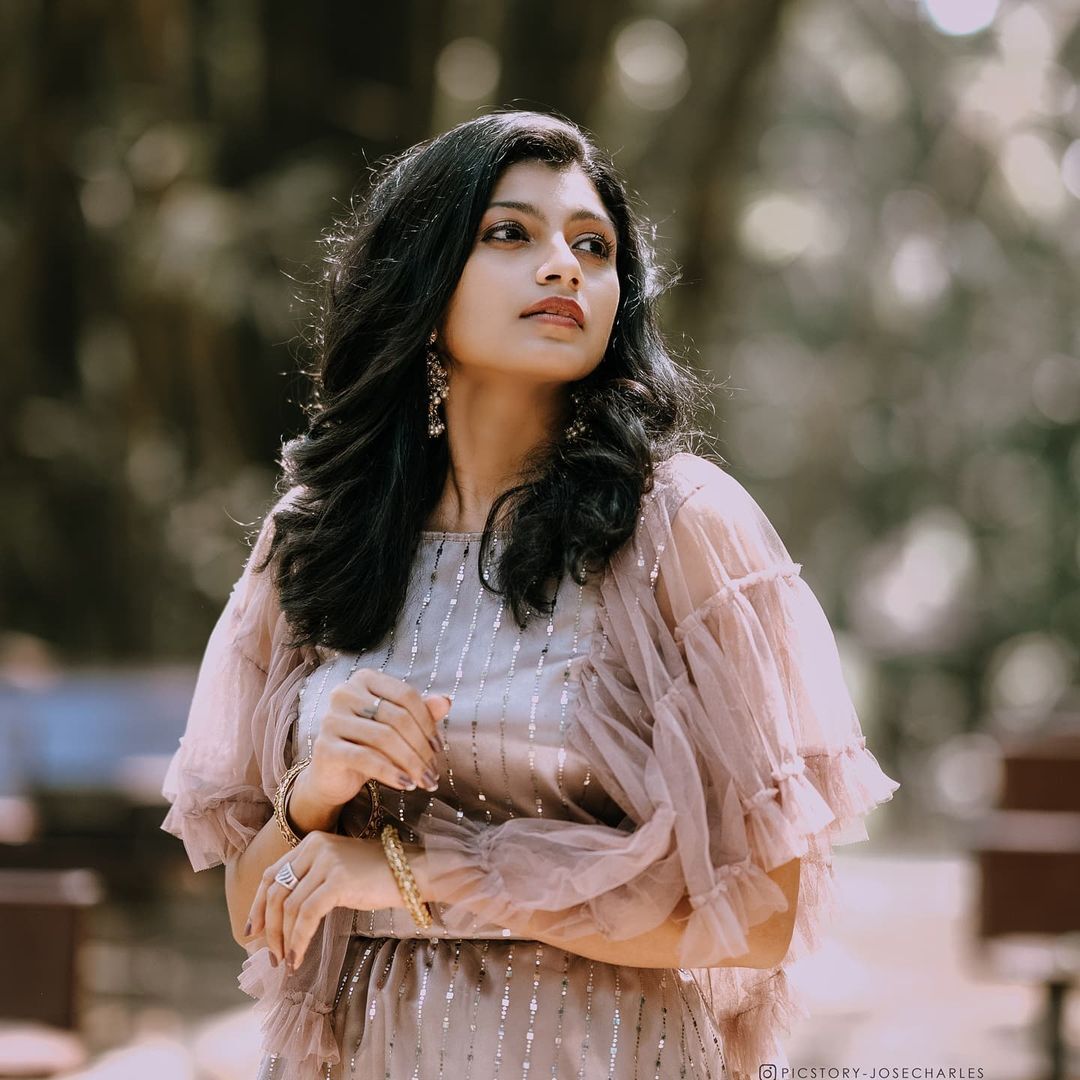 ചക്കപ്പഴം താരം ശ്രുതി തന്നെയോ? എന്തൊരു മേക്ക് ഓവർ.. ചിത്രങ്ങൾ വൻ വൈറൽ