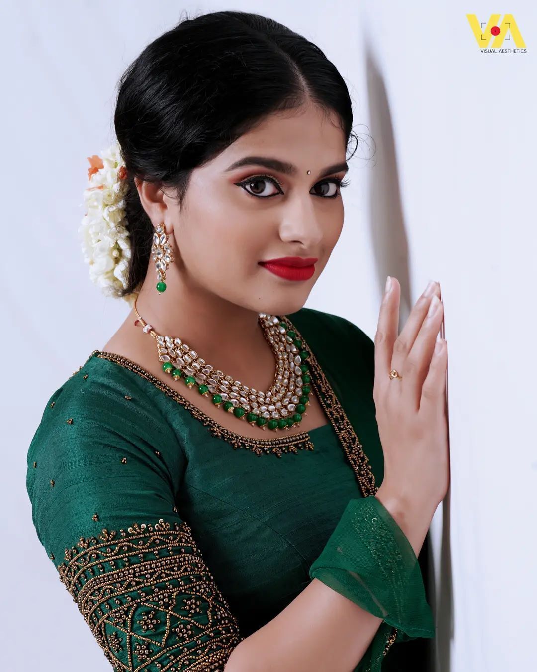 എന്തൊരു സുന്ദരിയാ കാണാന്‍; ട്രെന്‍ഡിംഗായി നയന്‍താര ചക്രവര്‍ത്തിയുടെ ചിത്രങ്ങള്‍