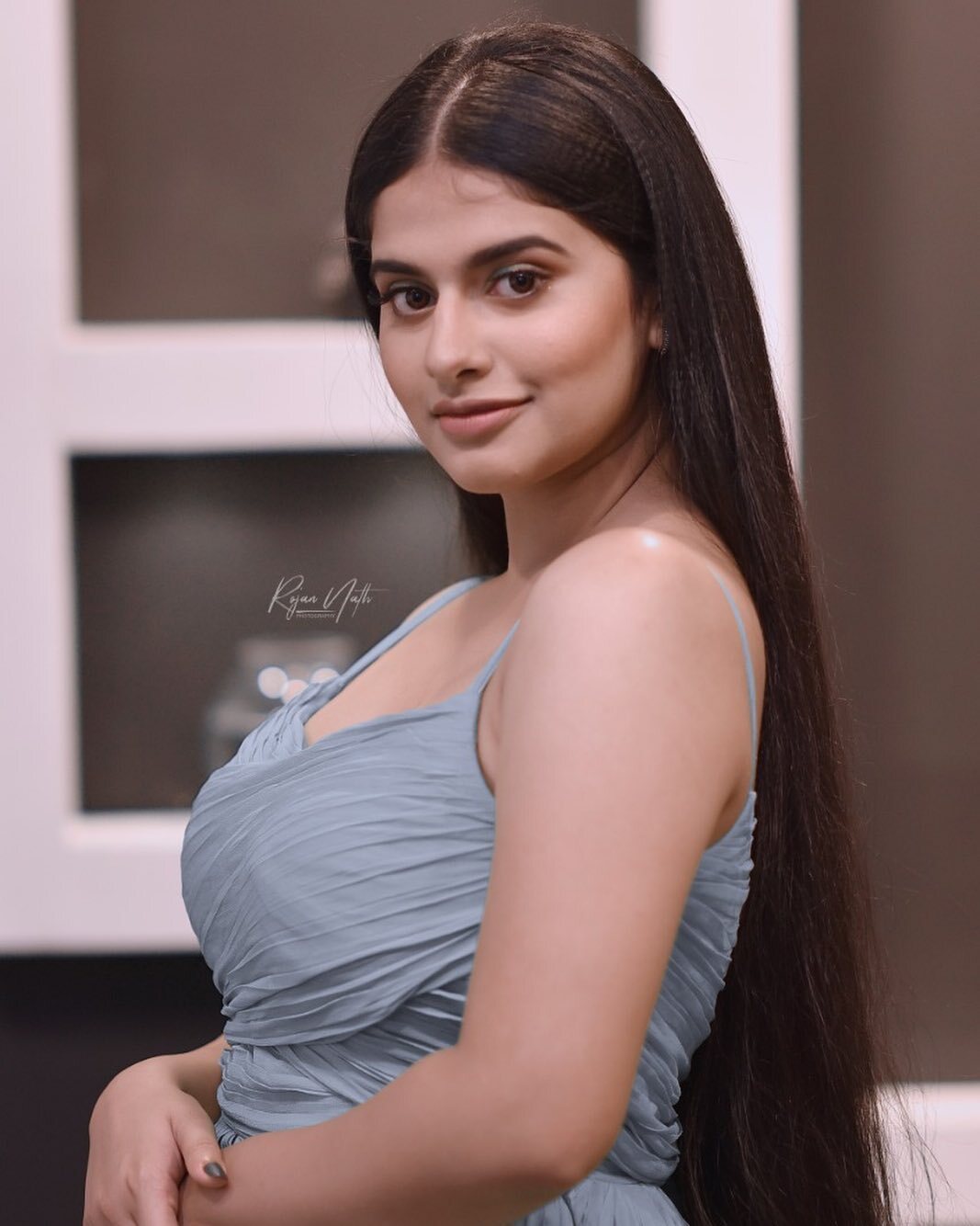 'എന്തൊരു ക്യൂട്ടാണ് ഈ കൊച്ച്'; നയന്‍താര ചക്രവര്‍ത്തിയുടെ പുതിയ ഫോട്ടോഷൂട്ട് ഏറ്റെടുത്ത് ആരാധകര്‍