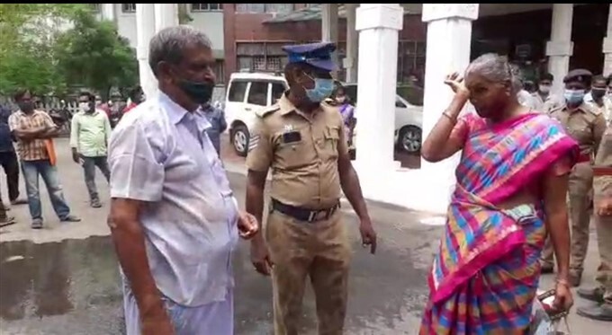 Couple Try to set them Into blaze In front of the district collector office in Tiruvallur