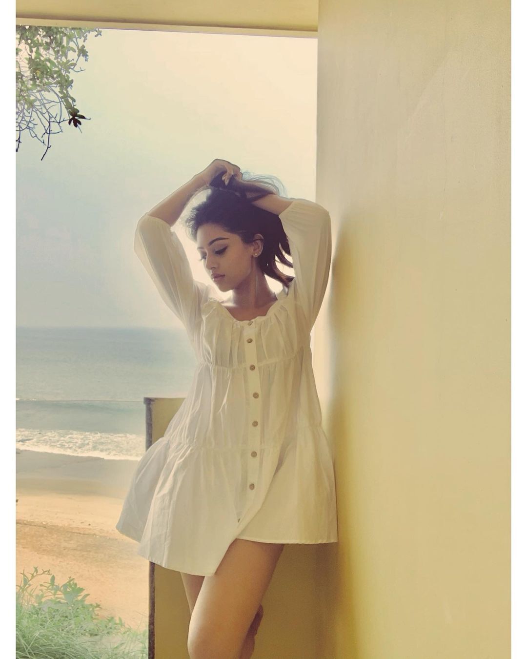 വീണ്ടും ഹോട്ട് ലുക്കിൽ ആരാധകരെ ഞെട്ടിച്ച് അനു ഇമ്മാനുവൽ... വൈറലായി ചിത്രങ്ങൾ