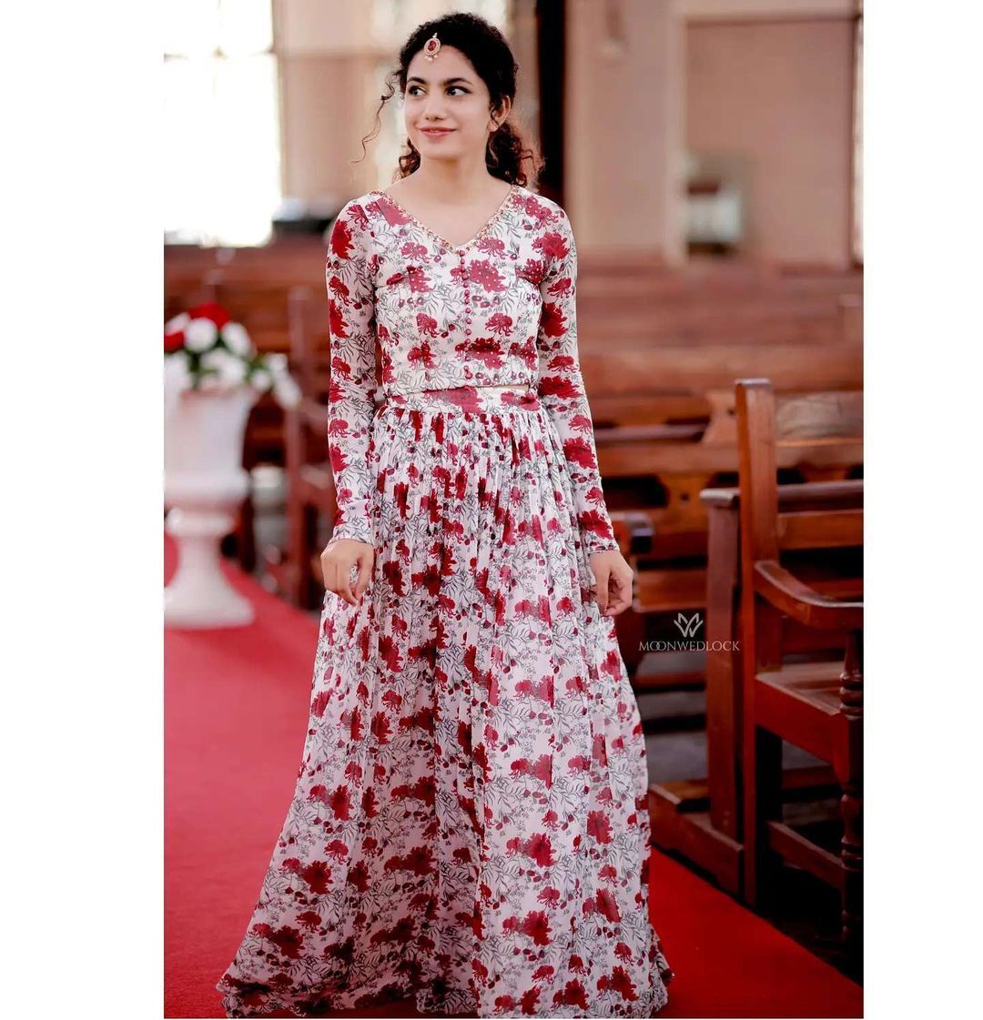 സാരിയിൽ കിടു ലുക്കുമായി നടി ദീപ തോമസ്, സൂപ്പർ ആയിട്ടുണ്ടെന്നു ആരാധകർ