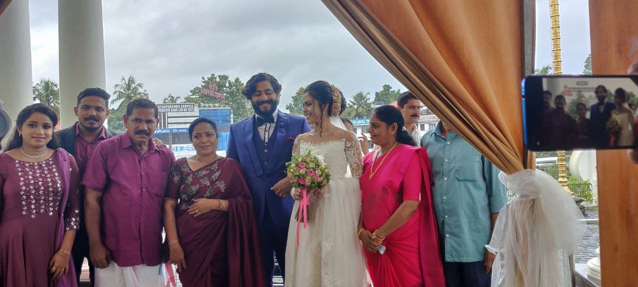 നടന്‍ ആന്‍റണി വര്‍ഗീസ് വിവാഹിതനായി- ചിത്രങ്ങള്‍ കാണാം