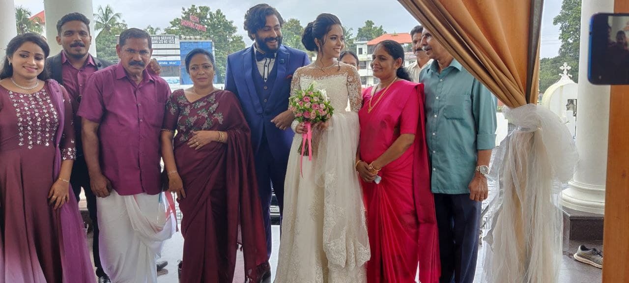 നടന്‍ ആന്‍റണി വര്‍ഗീസ് വിവാഹിതനായി- ചിത്രങ്ങള്‍ കാണാം