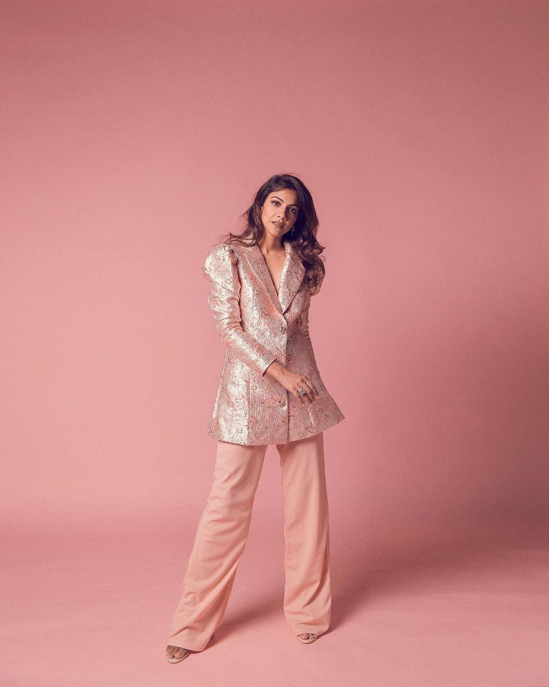 ഒരു രക്ഷയുമില്ലെന്ന് ആരാധകർ..മഡോണ സെബാസ്റ്റ്യന്റെ പുതിയ ലുക്ക് വൈറൽ