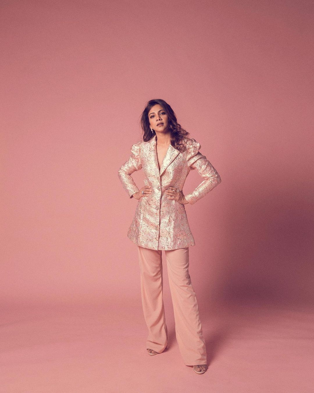 ഒരു രക്ഷയുമില്ലെന്ന് ആരാധകർ..മഡോണ സെബാസ്റ്റ്യന്റെ പുതിയ ലുക്ക് വൈറൽ