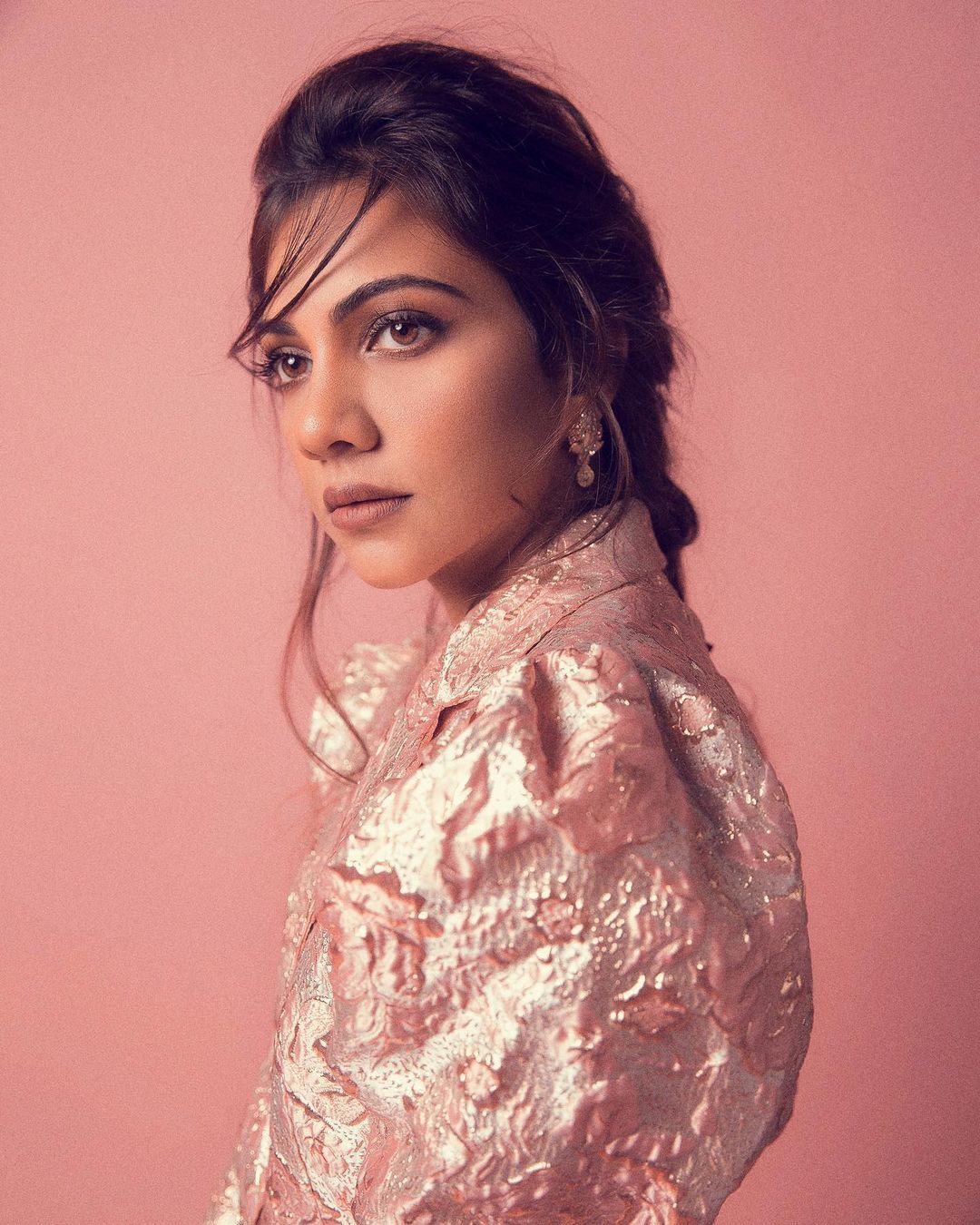 ഒരു രക്ഷയുമില്ലെന്ന് ആരാധകർ..മഡോണ സെബാസ്റ്റ്യന്റെ പുതിയ ലുക്ക് വൈറൽ