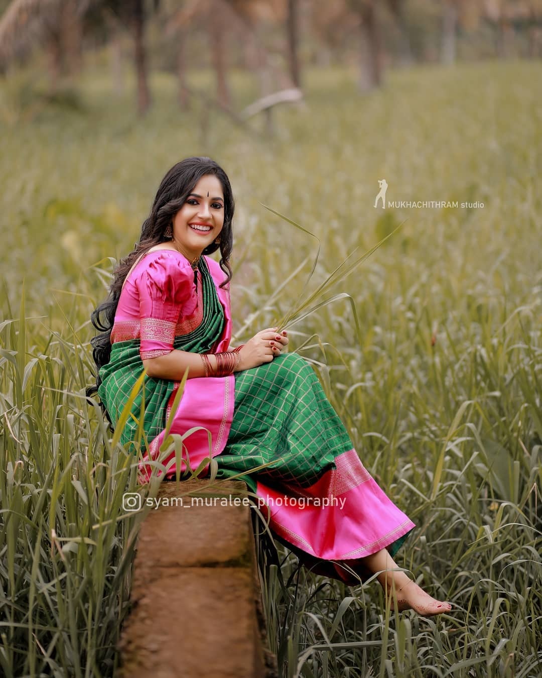 സാരിയില്‍ അതീവ സുന്ദരിയായി കുടുംബവിളക്ക് താരം അമൃത നായര്‍; വൈറലായി പുതിയ ഫോട്ടോഷൂട്ട്