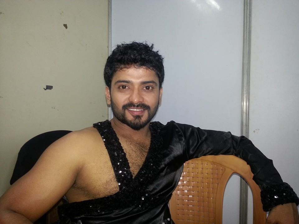 യഥാർത്ഥ പേര് മണിക്കുട്ടനെന്നല്ല, കുട്ടിക്കാലം കഷ്ടപ്പാടിന്റേത്, കോളേജിൽ നിന്ന് പുറത്താക്കി, മണിക്കുട്ടനെ കുറിച്ച് അറിയാത്തത്