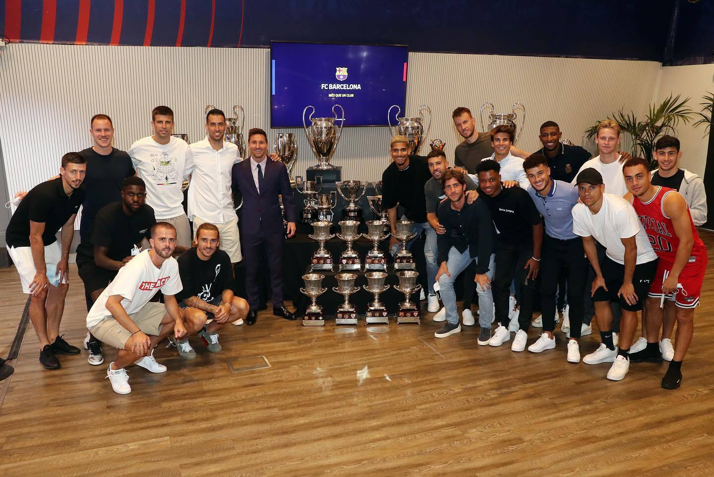 Lionel Messi:బార్సిలోనాకు గుడ్‌బై చెబుతూ భావోద్వేగానికి గురైన స్టార్ ప్లేయర్