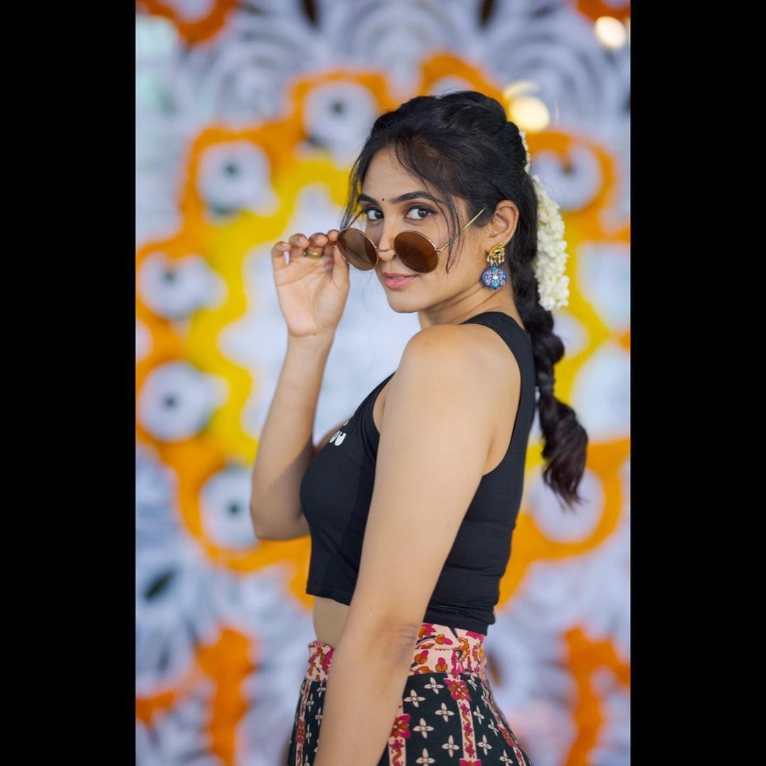 ഹോട്ട് ലുക്കില്‍ പുതിയ മേക്കോവറുമായി ദീപ്തി സതി; ഫോട്ടോഷൂട്ട് വൈറല്‍