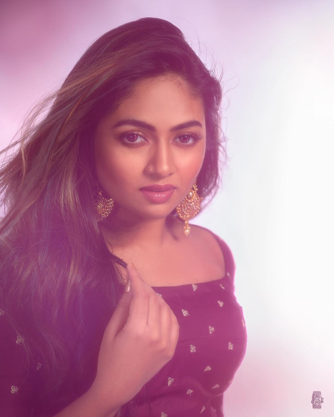 ഗ്ലാമറസ് ലുക്കിൽ മല്ലു സിങ് ഫെയിം ശാലിൻ സോയ; ചിത്രങ്ങളേറ്റെടുത്ത് സോഷ്യൽ മീഡിയ