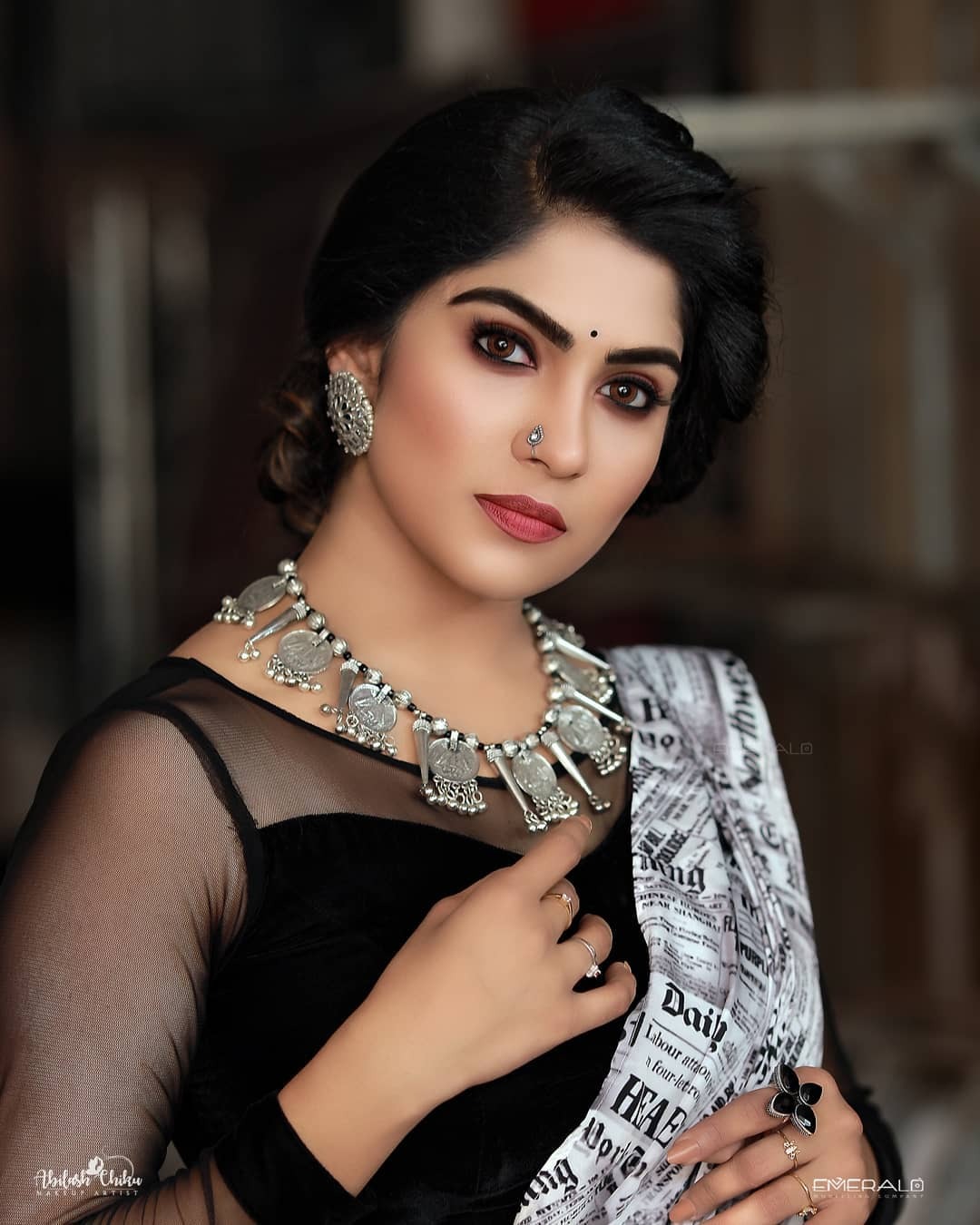 കുപ്പിവളകളണിഞ്ഞ് സാരിയിൽ സ്വാസികയുടെ കിടിലൻ ഫോട്ടോഷൂട്ട്; ചിത്രങ്ങൾ കാണാം