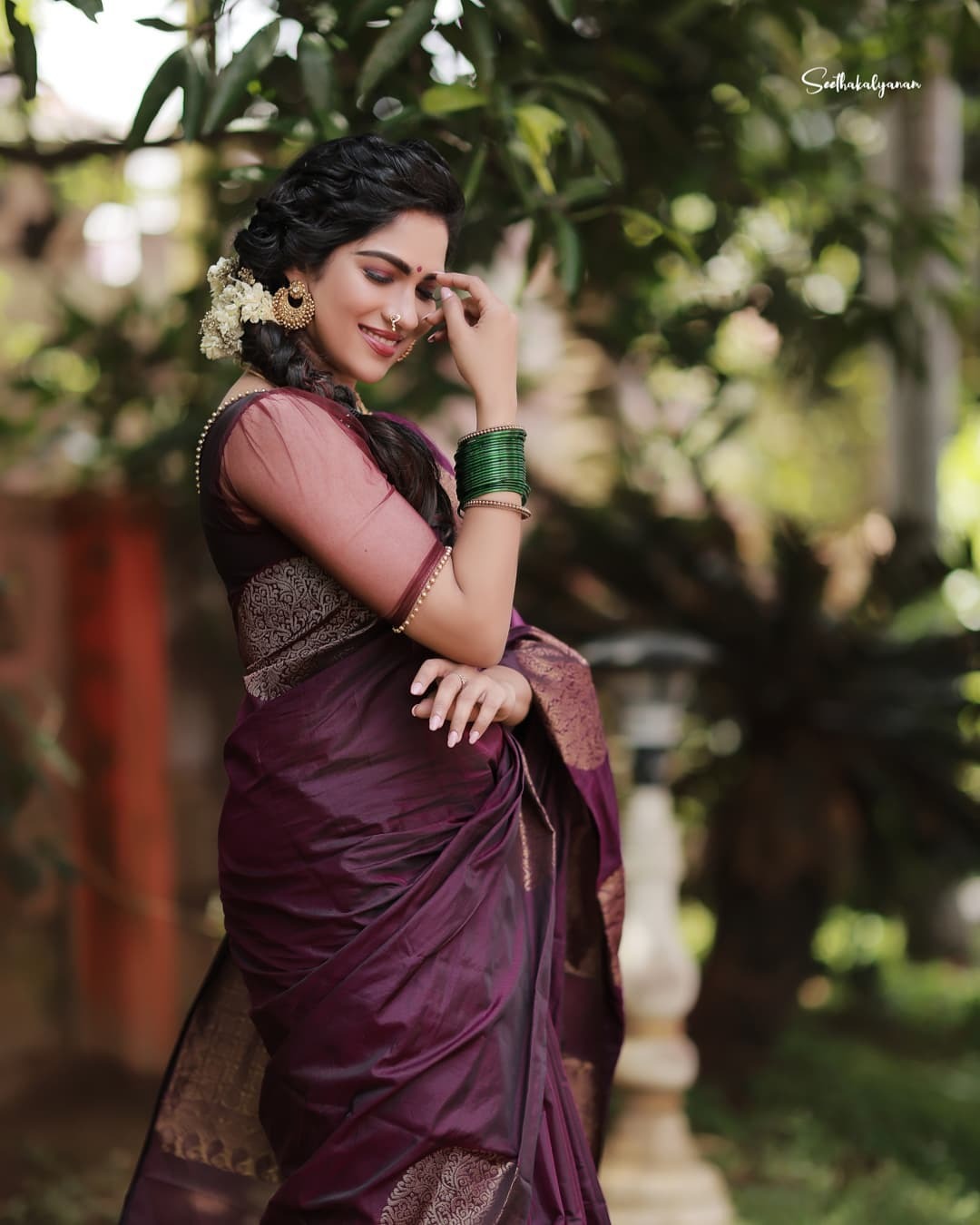 കുപ്പിവളകളണിഞ്ഞ് സാരിയിൽ സ്വാസികയുടെ കിടിലൻ ഫോട്ടോഷൂട്ട്; ചിത്രങ്ങൾ കാണാം