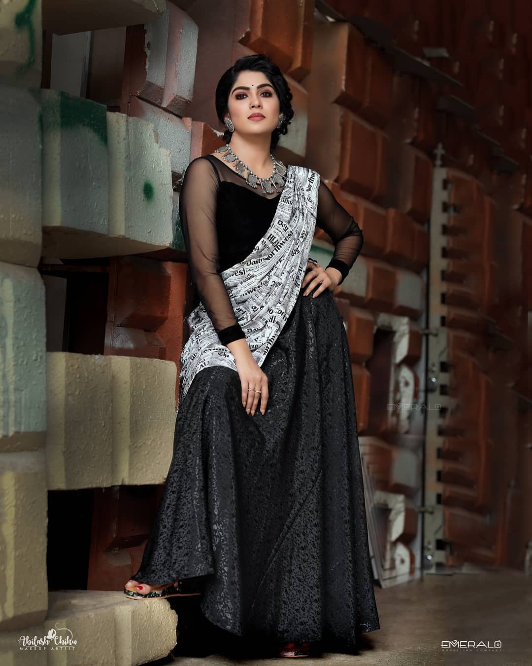 കുപ്പിവളകളണിഞ്ഞ് സാരിയിൽ സ്വാസികയുടെ കിടിലൻ ഫോട്ടോഷൂട്ട്; ചിത്രങ്ങൾ കാണാം