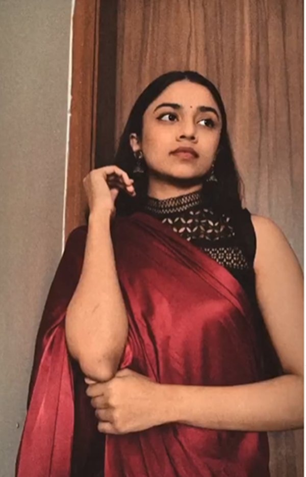 കലക്കൻ ഫൊട്ടോസുമായി ദിലീപിന്റെ മകൾ; മീനാക്ഷികുട്ടിയെ വളഞ്ഞ് ആരാധകർ