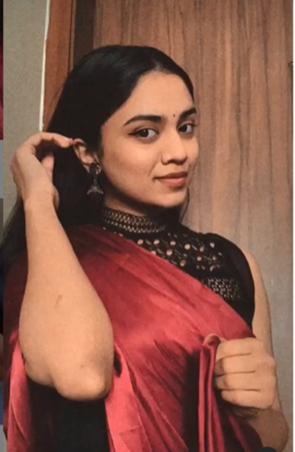 കലക്കൻ ഫൊട്ടോസുമായി ദിലീപിന്റെ മകൾ; മീനാക്ഷികുട്ടിയെ വളഞ്ഞ് ആരാധകർ