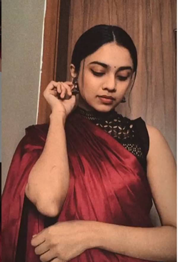 കലക്കൻ ഫൊട്ടോസുമായി ദിലീപിന്റെ മകൾ; മീനാക്ഷികുട്ടിയെ വളഞ്ഞ് ആരാധകർ