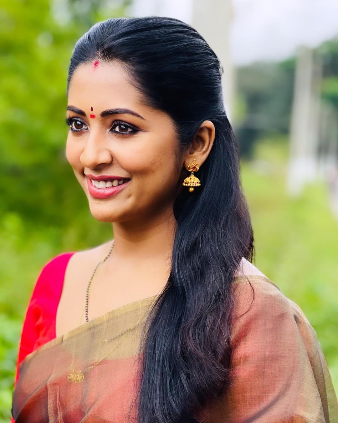 ജോർജ് കുട്ടിയുടെ സീത, ദൃശ്യ 2 ലൊക്കേഷൻ ചിത്രങ്ങളുമായി നവ്യ നായർ