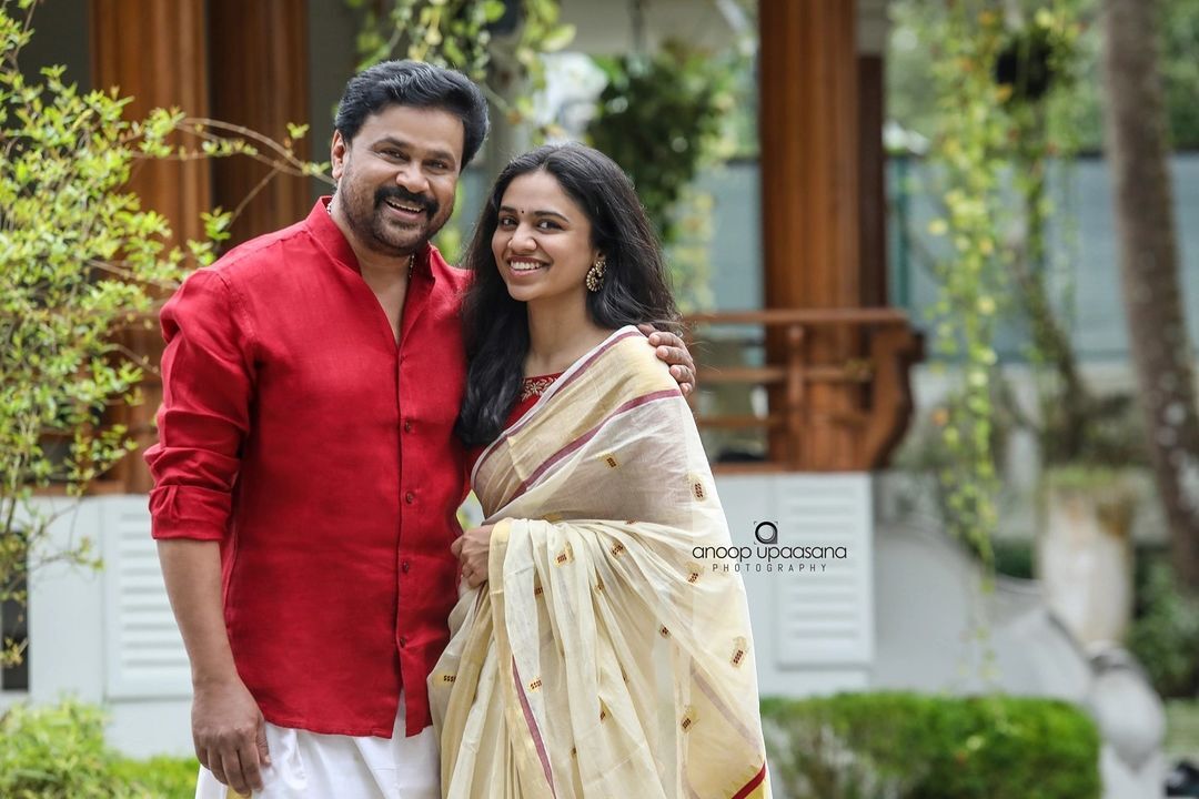 അച്ഛനും അനുജത്തിക്കുമൊപ്പം കസവ് സാരിയിൽ സുന്ദരിയായി മീനാക്ഷി, വൈറലായി ദിലീപിന്റെയും മക്കളുടെയും ഓണ ചിത്രങ്ങൾ