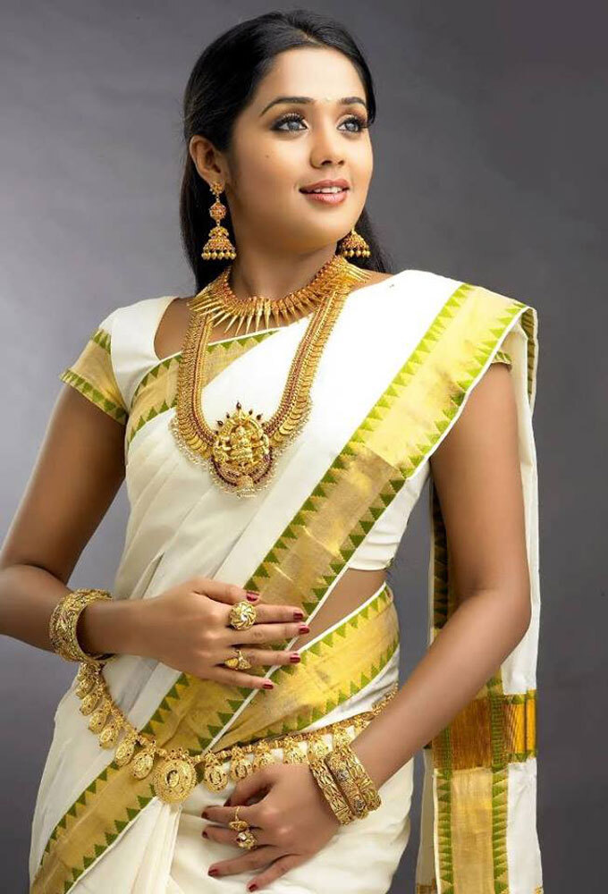 സെലിബ്രറ്റി ഓണാഘോഷം; മലയാളത്തിന്റെ പ്രിയ താരങ്ങൾ, ചിത്രങ്ങൾ