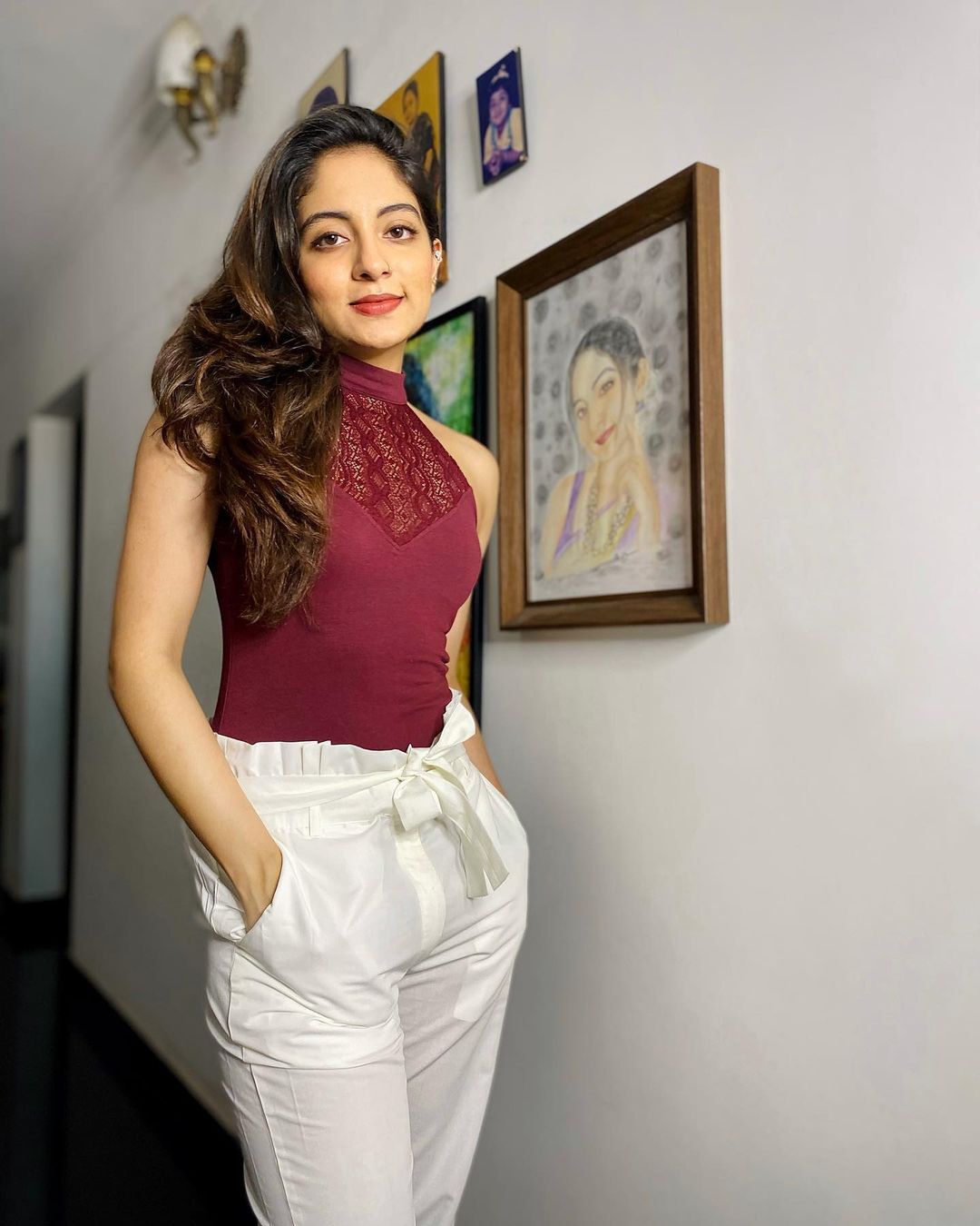 ഹോട്ട് ലുക്കിൽ ഇഷാനി കൃഷ്ണ; ചിത്രങ്ങൾ കാണാം