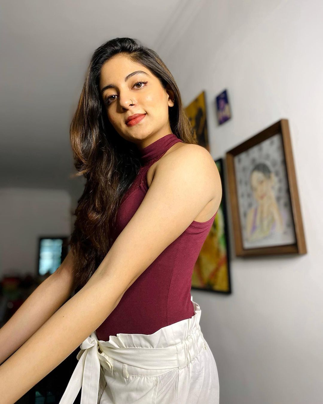 ഹോട്ട് ലുക്കിൽ ഇഷാനി കൃഷ്ണ; ചിത്രങ്ങൾ കാണാം