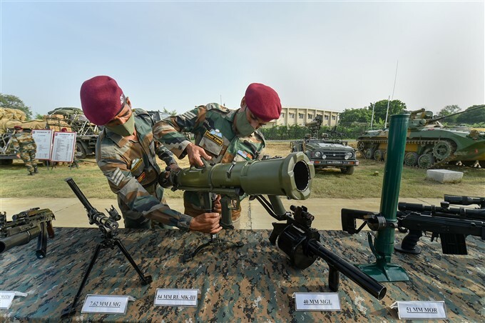 Para Brigade personnel perform during combat free fall by 75 paratroopers at BOC Ground in Agra