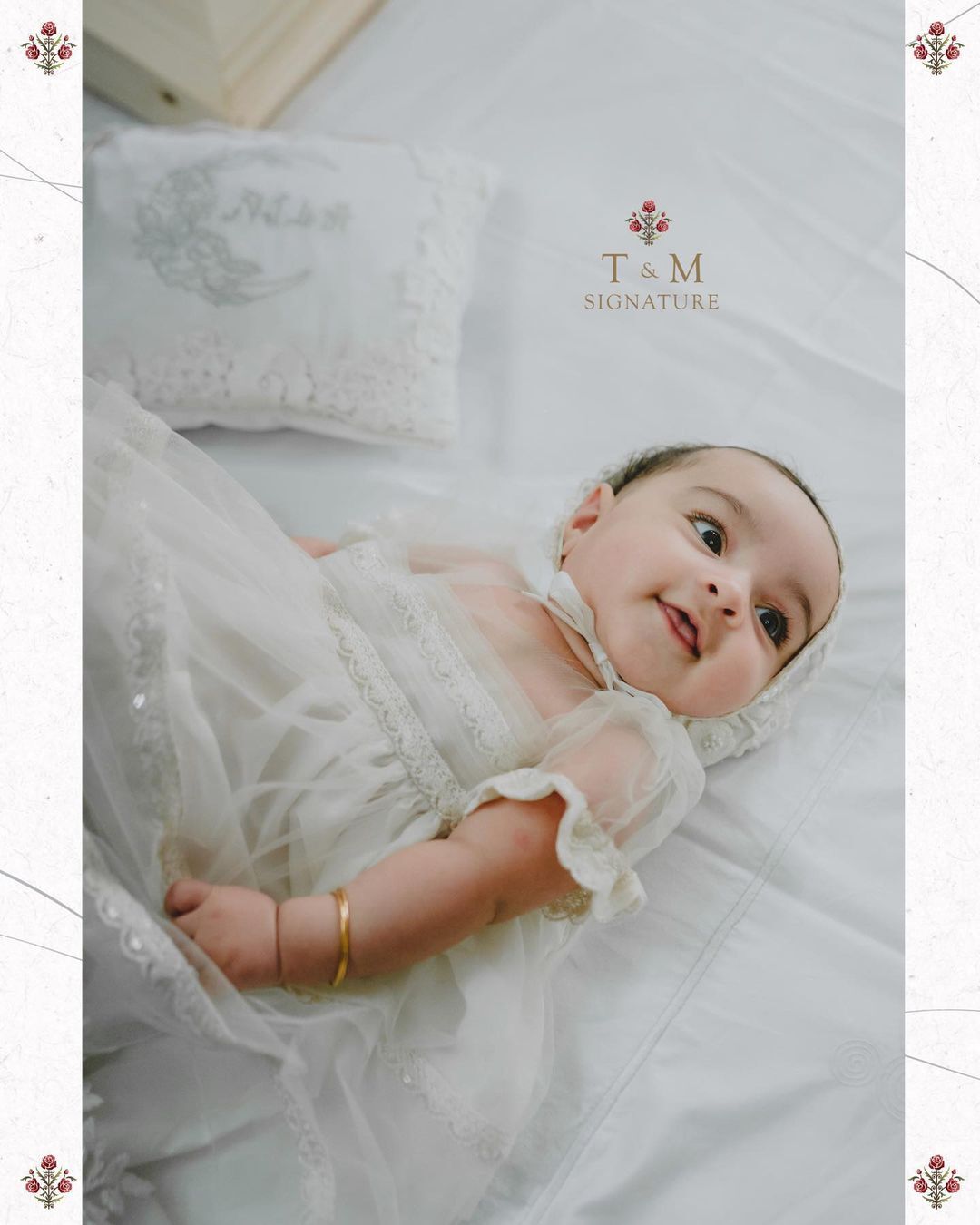 അച്ഛൻ ശ്രീനീഷിനും  അമ്മൂമ്മയ്ക്കുമൊപ്പം കുഞ്ഞ് നില, മാമോദീസ ചിത്രം വൈറലാകുന്നു