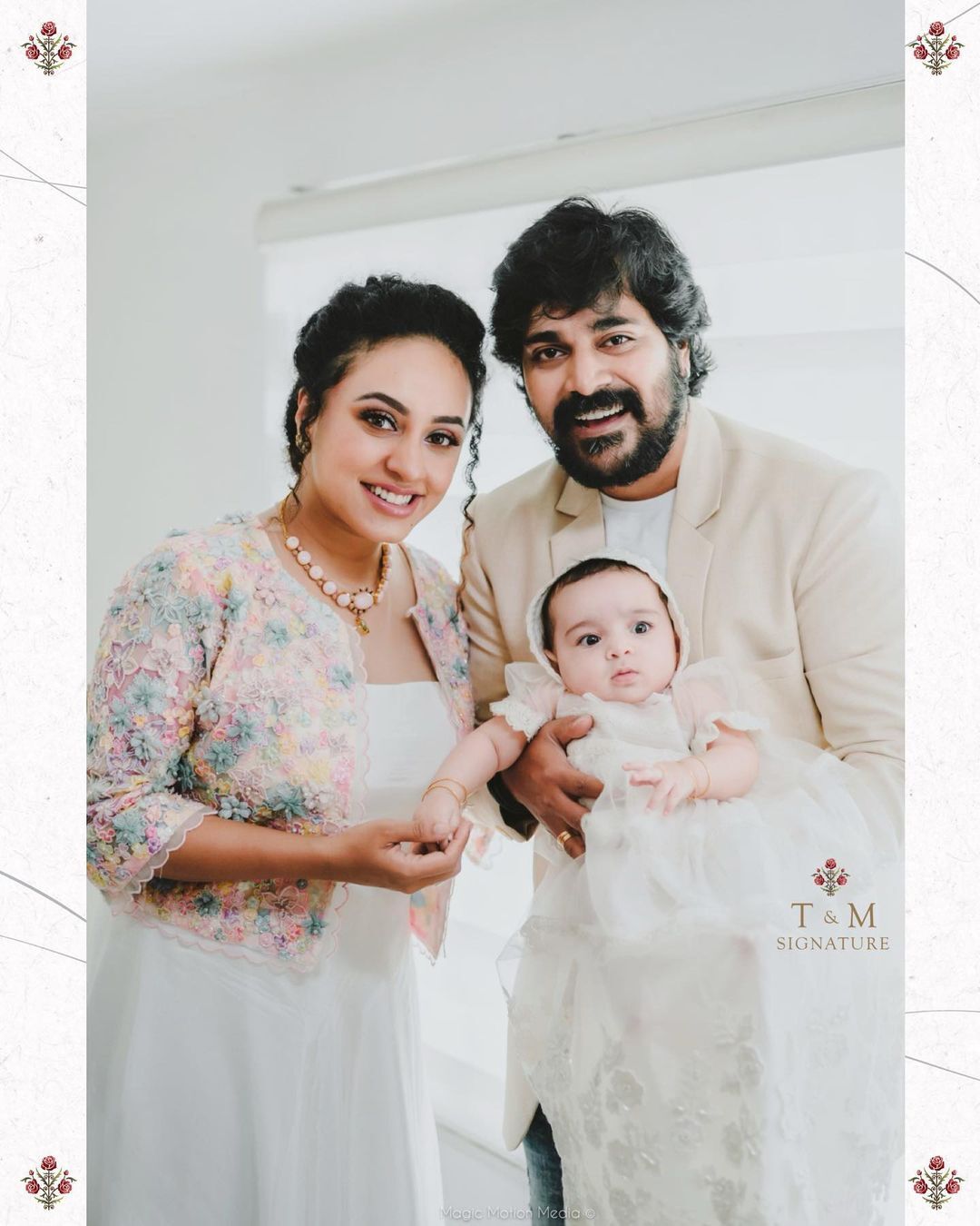 അച്ഛൻ ശ്രീനീഷിനും  അമ്മൂമ്മയ്ക്കുമൊപ്പം കുഞ്ഞ് നില, മാമോദീസ ചിത്രം വൈറലാകുന്നു