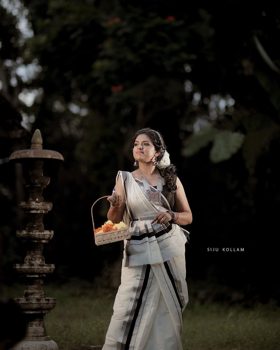 അതിരാവിലെ കുളിച്ച് സുന്ദരിയായി ഭഗവാന്റെ മുന്നില്‍; ലക്ഷ്മി അസറിന്റെ ചിത്രങ്ങള്‍ ഏറ്റെടുത്ത് ആരാധകര്‍