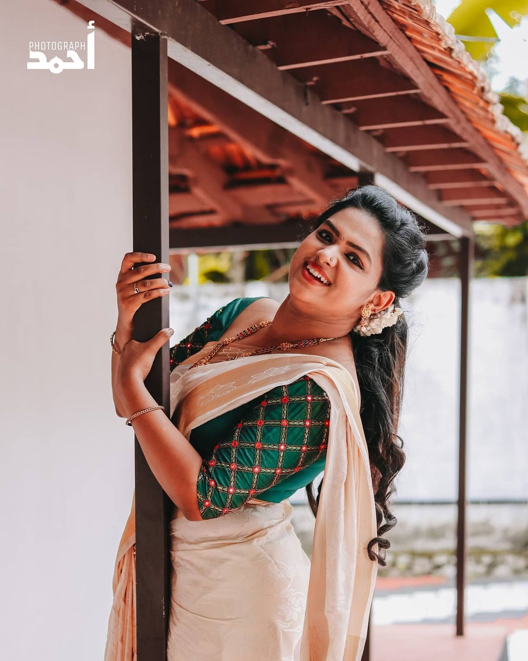 അതിരാവിലെ കുളിച്ച് സുന്ദരിയായി ഭഗവാന്റെ മുന്നില്‍; ലക്ഷ്മി അസറിന്റെ ചിത്രങ്ങള്‍ ഏറ്റെടുത്ത് ആരാധകര്‍