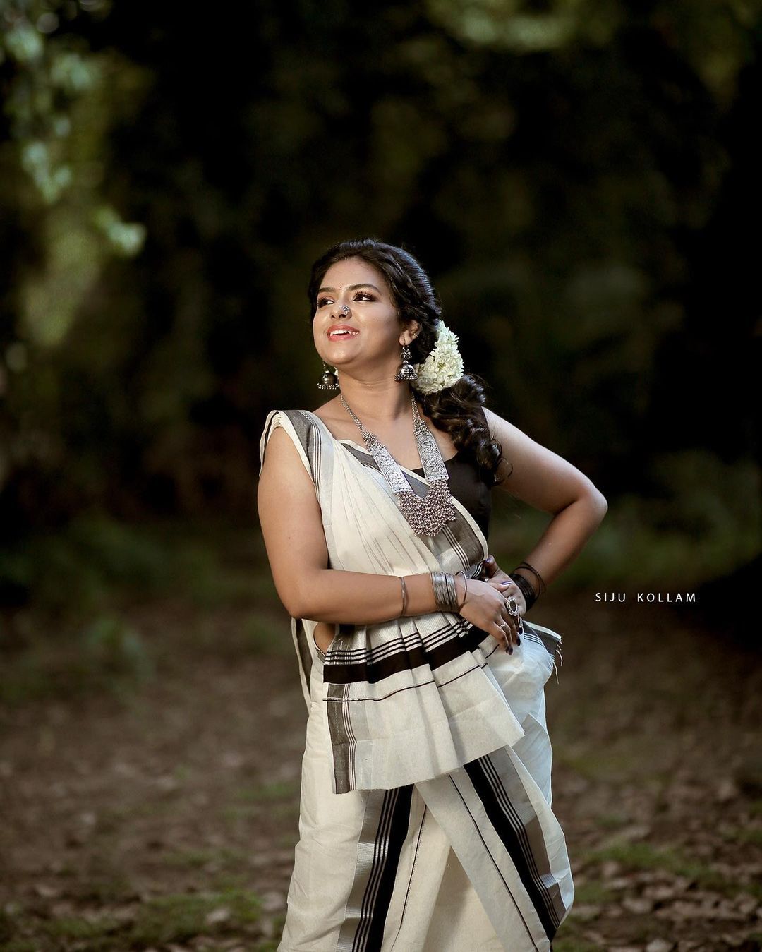 അതിരാവിലെ കുളിച്ച് സുന്ദരിയായി ഭഗവാന്റെ മുന്നില്‍; ലക്ഷ്മി അസറിന്റെ ചിത്രങ്ങള്‍ ഏറ്റെടുത്ത് ആരാധകര്‍