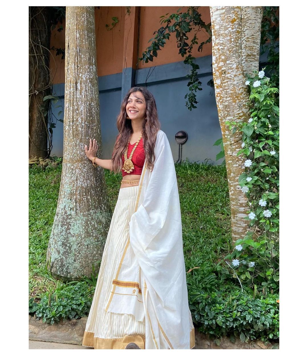 കിടിലന്‍ ഓണം ലുക്കുമായി മഡോണ സെബാസ്റ്റിയന്‍; ഫോട്ടോഷൂട്ട് പൊളിച്ചെന്ന് ആരാധകര്‍