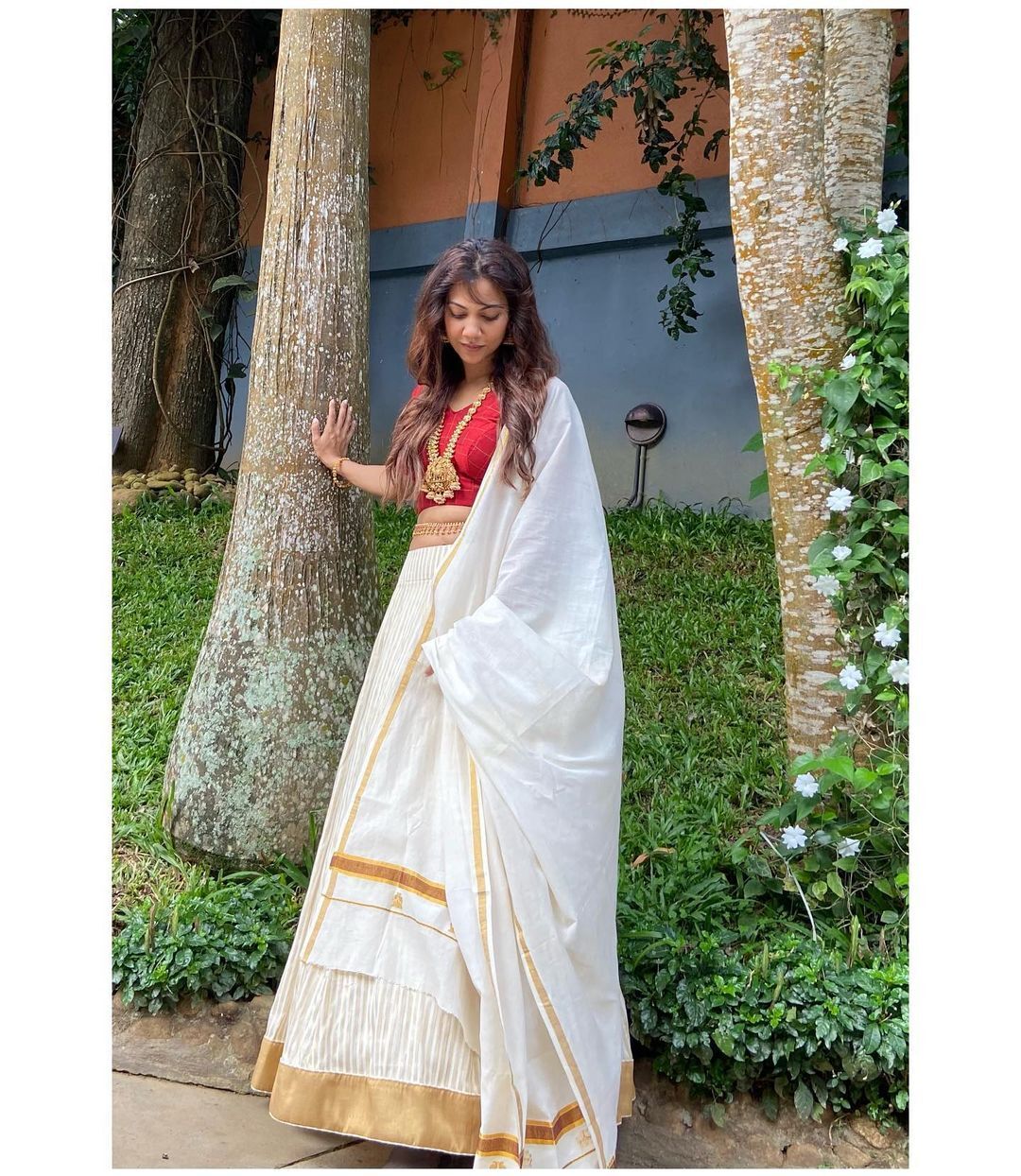 കിടിലന്‍ ഓണം ലുക്കുമായി മഡോണ സെബാസ്റ്റിയന്‍; ഫോട്ടോഷൂട്ട് പൊളിച്ചെന്ന് ആരാധകര്‍