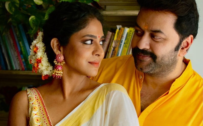 പൃഥ്വി എവിടെ? കുടുംബത്തിനൊപ്പം ഓണം തകര്‍ത്ത് ഇന്ദ്രജിത്തും പൂര്‍ണിമയും