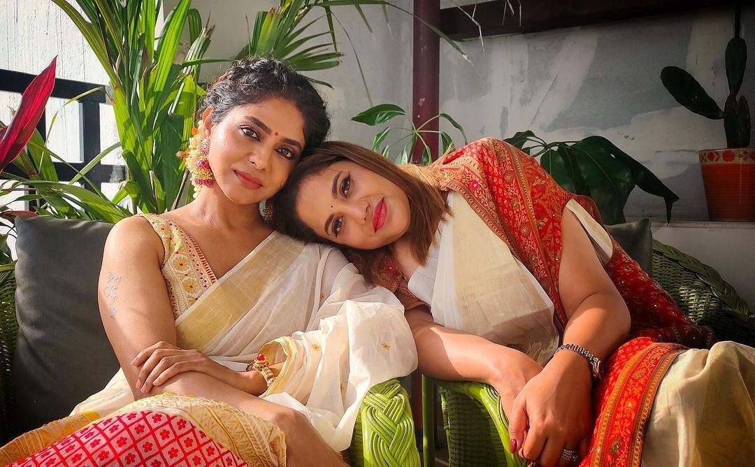 പൃഥ്വി എവിടെ? കുടുംബത്തിനൊപ്പം ഓണം തകര്‍ത്ത് ഇന്ദ്രജിത്തും പൂര്‍ണിമയും