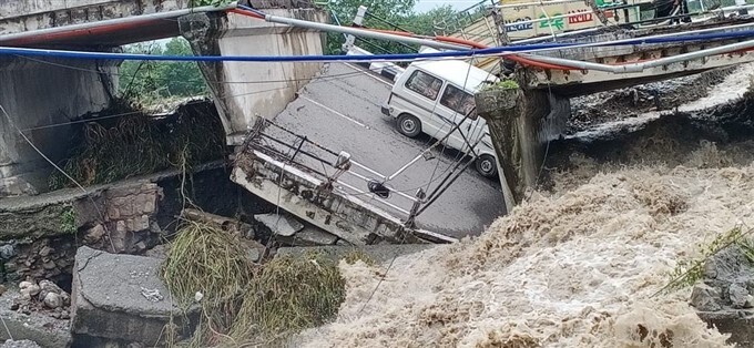 Rani Pokhari bridge Collapsed on Dehradun-Rishikesh highway after heavy rain