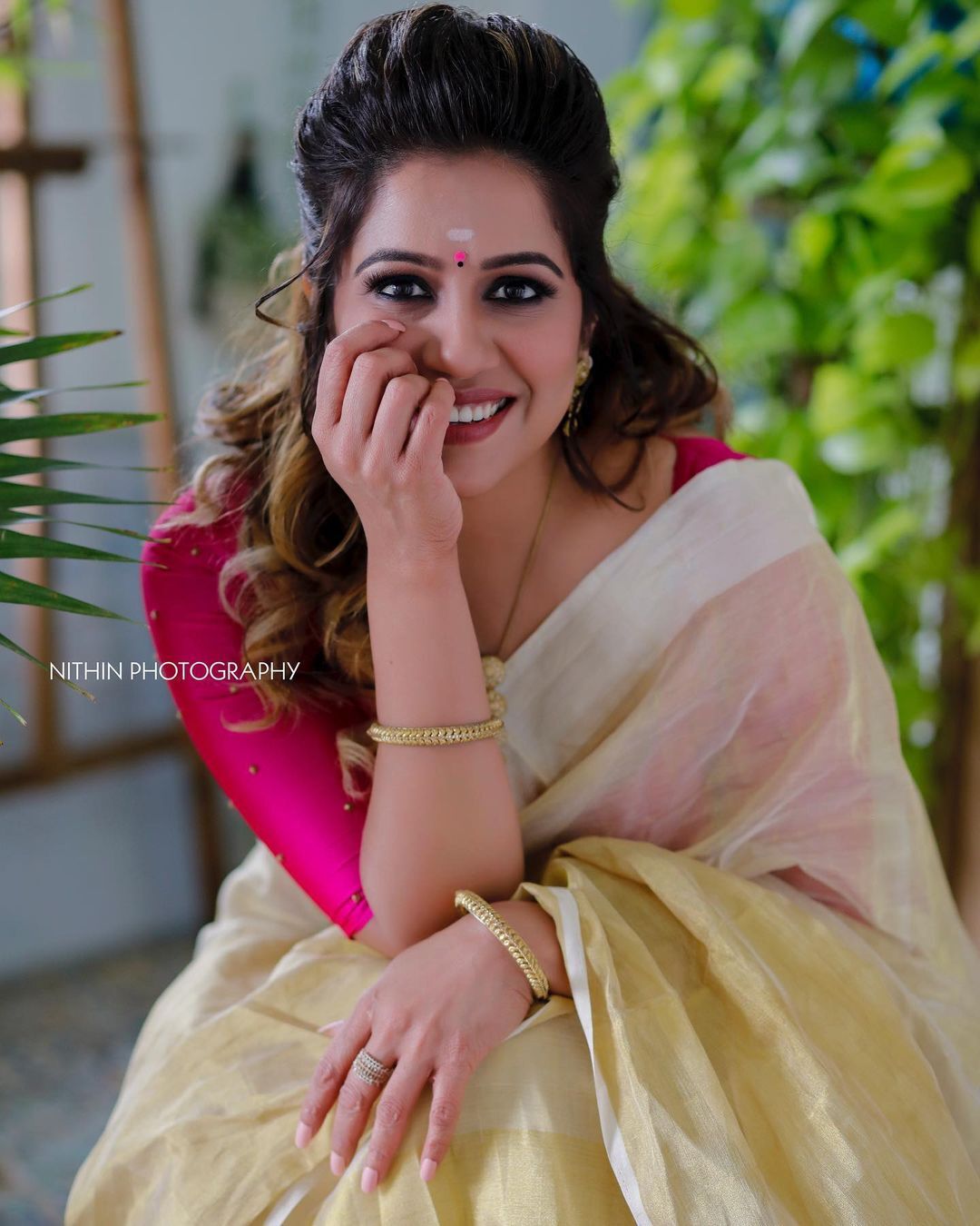 നാടൻ വേണോ മോഡേൺ വേണോ, രഞ്ജിനി ഹരിദാസിന് ഏതും പെർഫെക്ട് ഓകെ, ക്യൂട്ട് ചിത്രങ്ങൾ