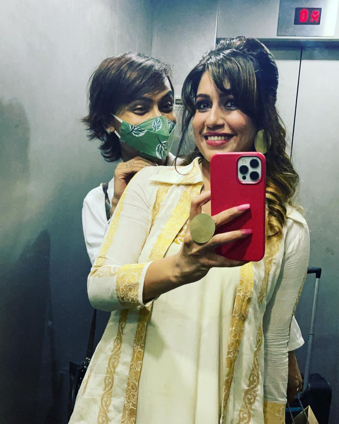 നാടൻ വേണോ മോഡേൺ വേണോ, രഞ്ജിനി ഹരിദാസിന് ഏതും പെർഫെക്ട് ഓകെ, ക്യൂട്ട് ചിത്രങ്ങൾ