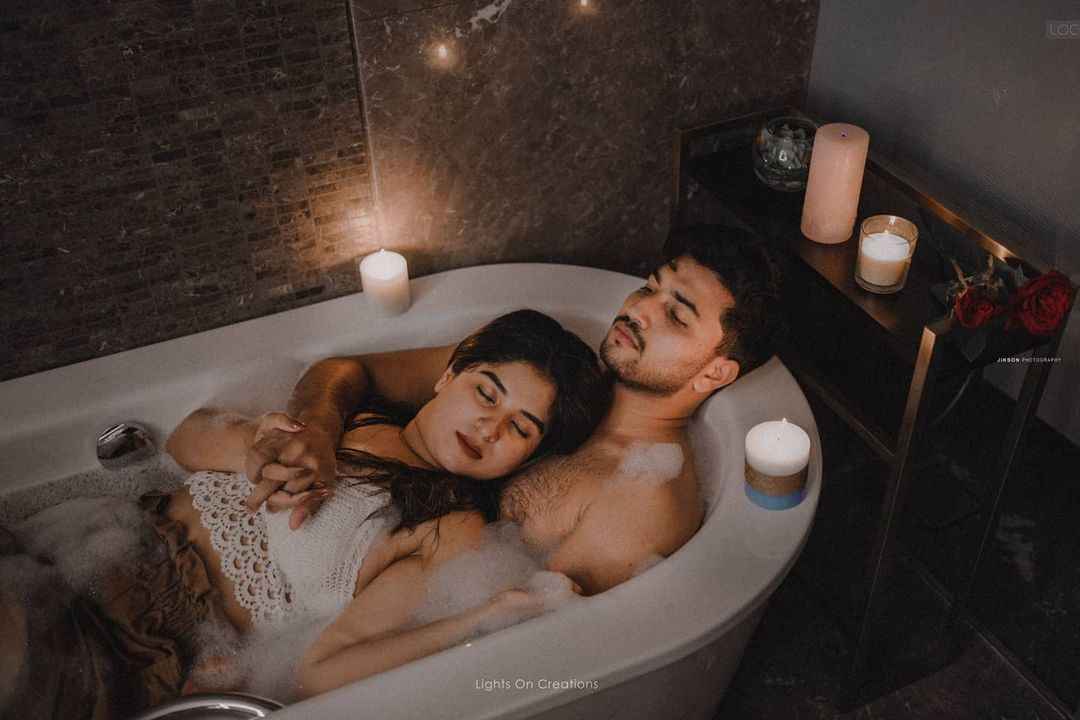 ഊണിലും ഉറക്കത്തിലുമല്ല, കുളിക്കാന്‍ പോയാലും കൂടെ ഉണ്ട് നീ; വൈറലായി ജീവയുടെ ഫോട്ടോഷൂട്ട്