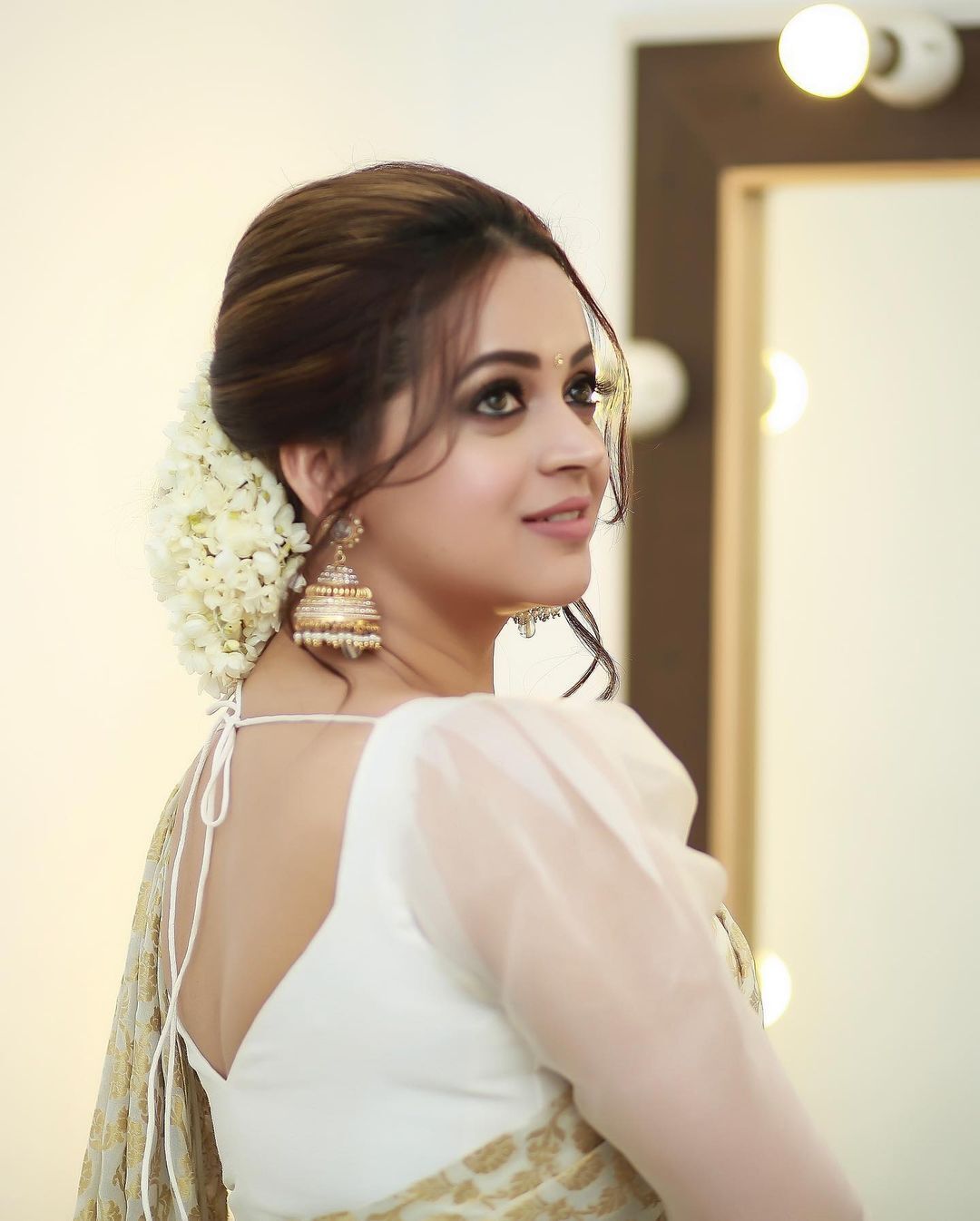 പുതുപുത്തന്‍ മേക്കോവറുമായി നടി ഭാവന; എന്തു ക്യൂട്ടാണെന്ന് ആരാധകര്‍